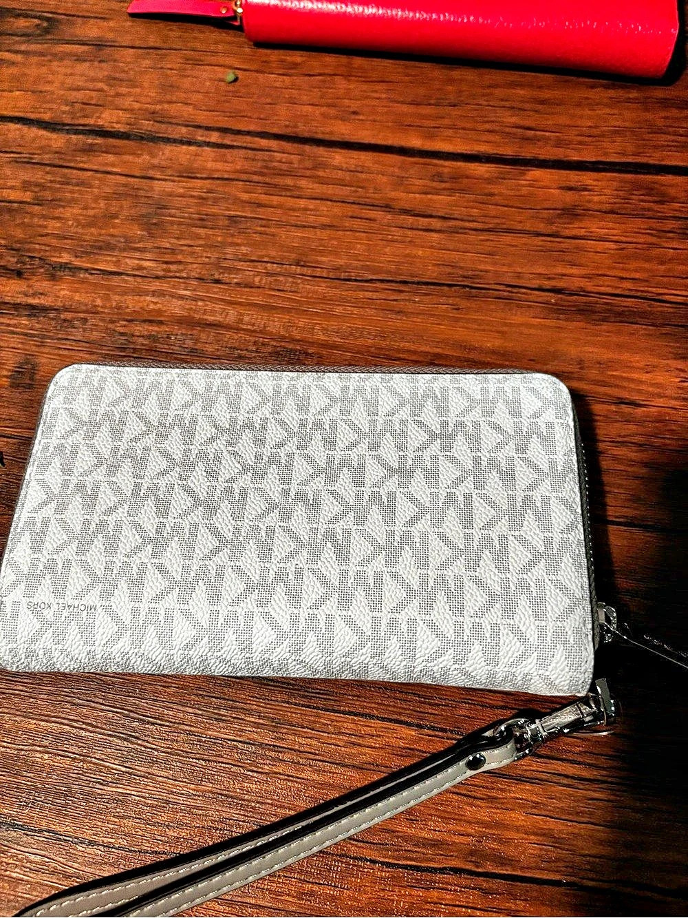 Michael Kors Jet Set Travel Large Flat Multifunction Phone Case / Wristlet